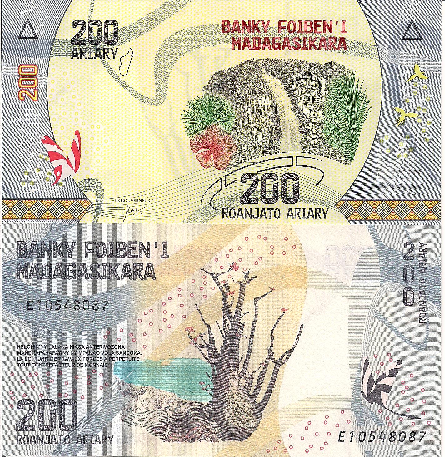 Madagascar 200 Ariary aUNC (minor corner issue) pick #: 98